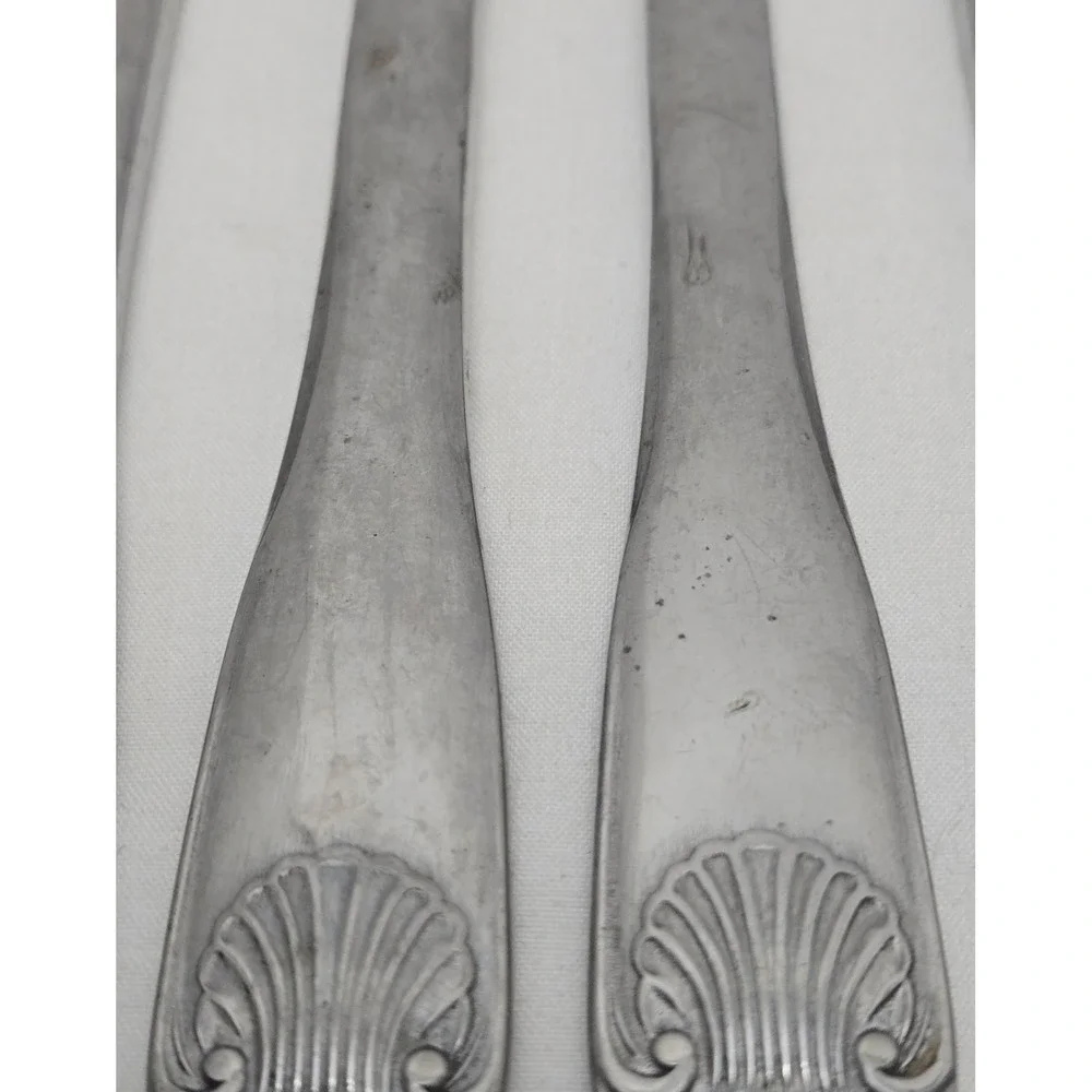 Unbranded Vintage Shell Lot Of Eight (8) Dinner Knives Stainless Flatware 8.5